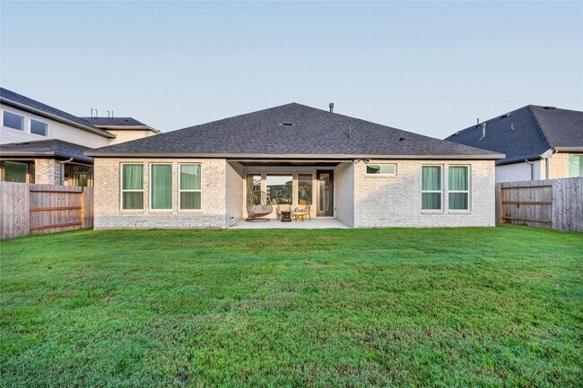 Building Photo - 9407 Sweet Palm St