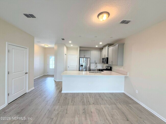 Building Photo - 247 Pine Bluff Dr