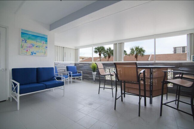 Building Photo - 320 S Surf Rd