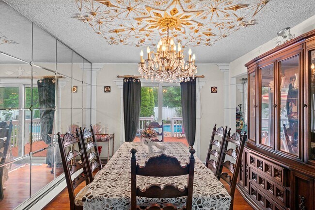 Building Photo - 27 Squire Ct