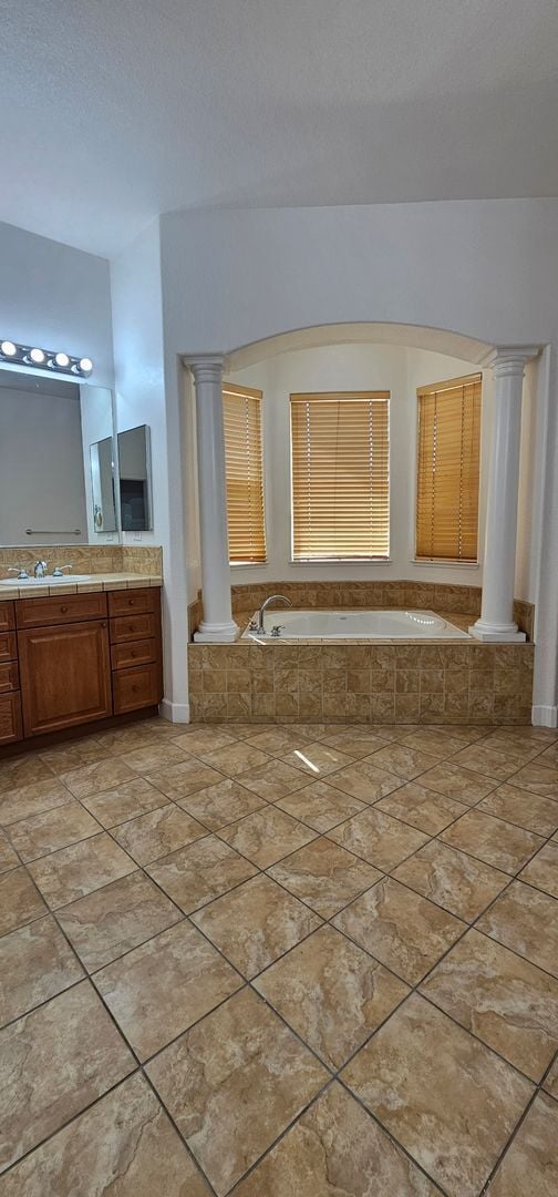 Building Photo - 5 Bed 4 bath 3 car garage Southwest Vistas FOR RENT
