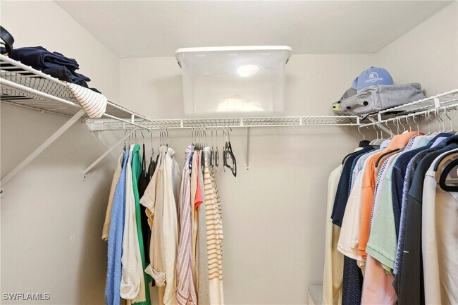 Building Photo - 7300 Glenmoor Ln