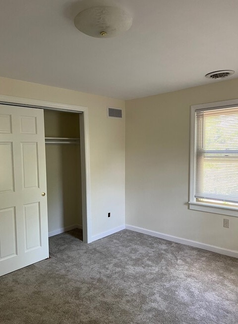 Building Photo - 305 Main St