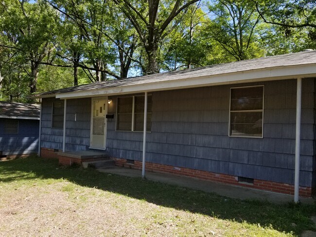 Primary Photo - 3132 Charleston Dr