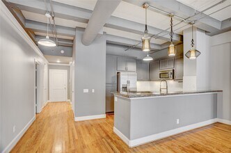 Building Photo - 1120 Texas St