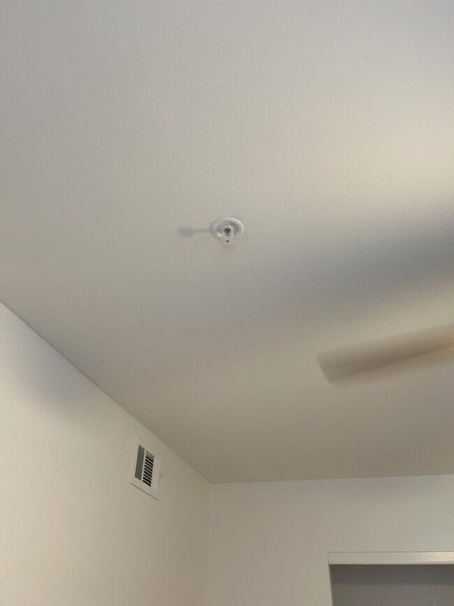 Building Photo - 2 Bedroom/2 bath Condo in the Mission de L...
