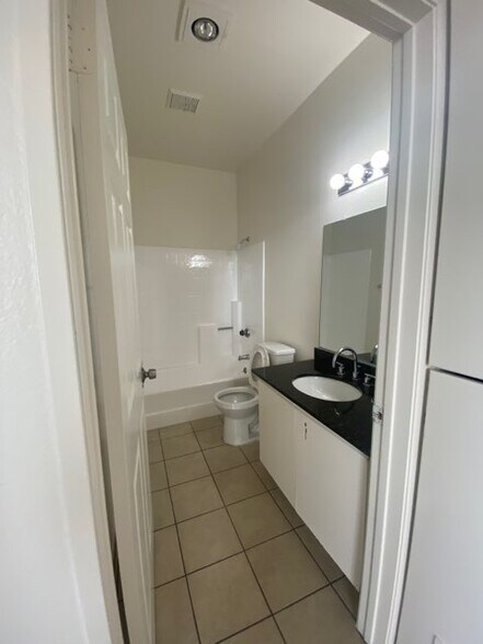 Building Photo - 4343 Whitsett Ave