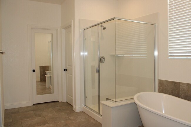 Building Photo - 1345 Orchid Ct