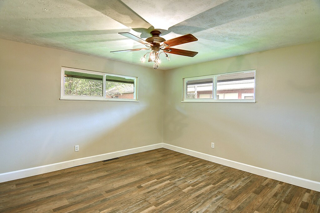 Building Photo - 3813 Utica Dr