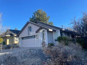 Building Photo - Beautiful Northwest Reno Location!