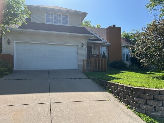 Primary Photo - 4 Bedroom Home in SE Springfield!
