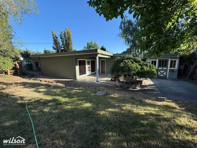 Building Photo - Beautiful 3bd/2ba Single Family Home near ...