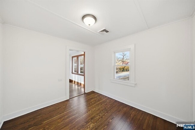 Building Photo - 75 Lakeview Terrace