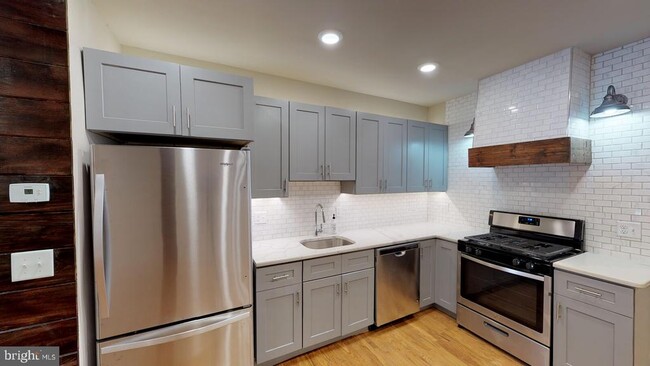 Building Photo - 1216 S Markoe St