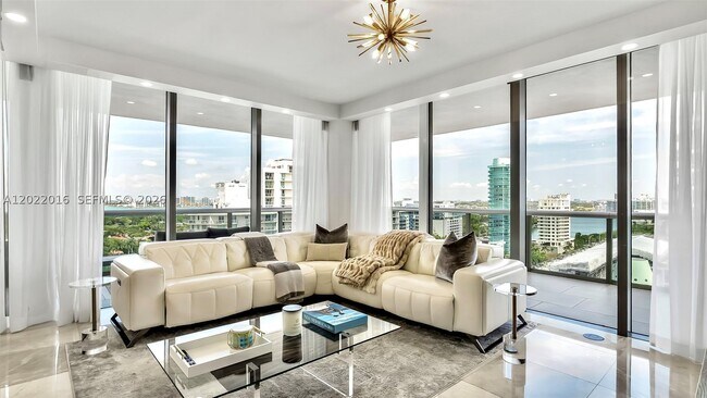 Building Photo - 5875 Collins Ave