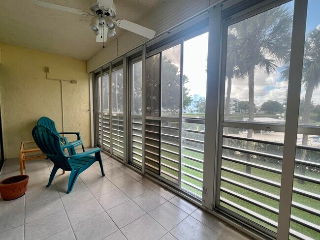 Building Photo - 3154 Via Poinciana