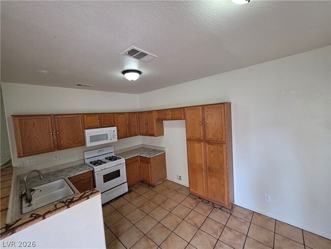 Building Photo - 2506 Lady Elizabeth Ct
