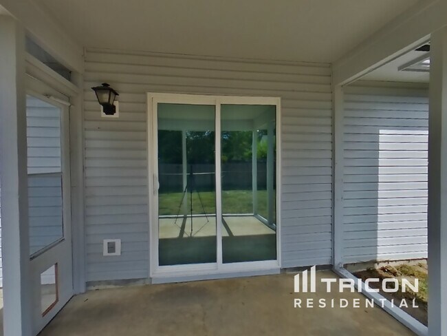 Building Photo - 12115 Mockernut Ct