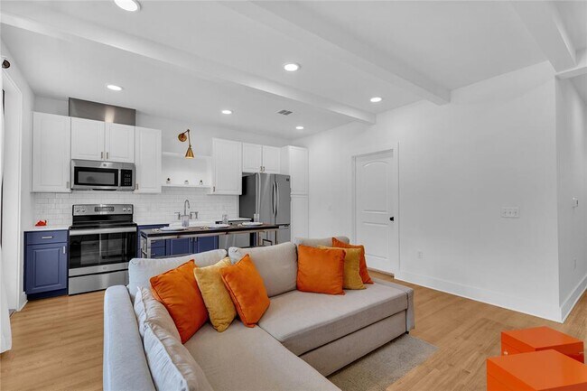 Building Photo - 4704 Sunset Trail
