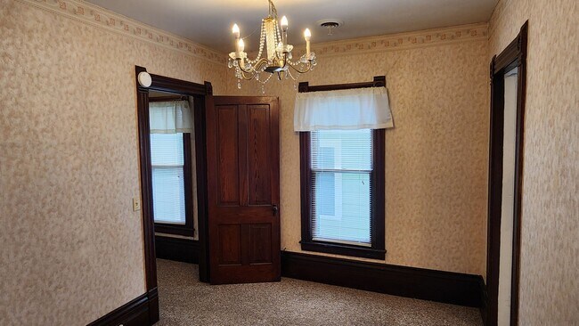 Building Photo - 125-125 1/2 N 2nd St