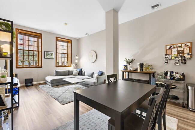 Building Photo - 222 Clinton St