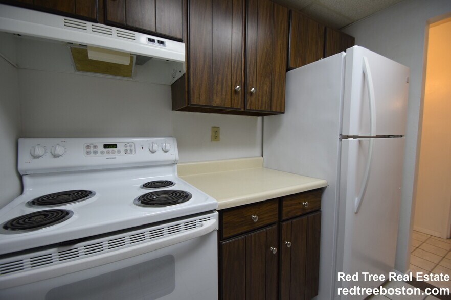 Building Photo - 50-56 Broadlawn Park