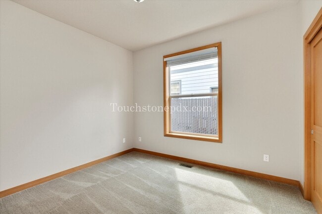 Building Photo - Radiant 3-bedroom Home in Downtown Canby