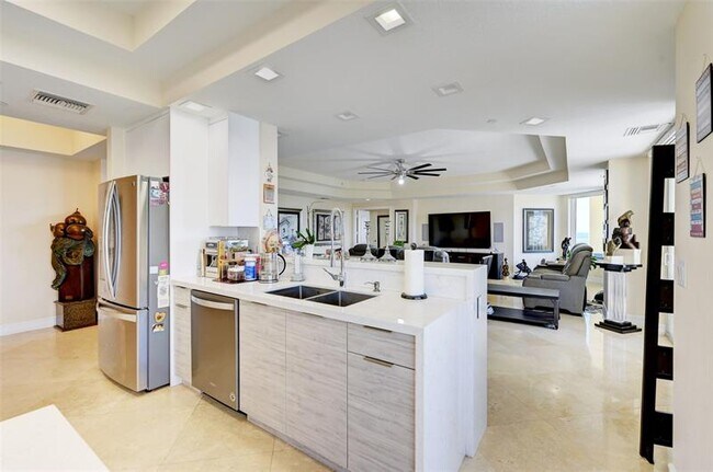 Building Photo - 1395 S Ocean Blvd