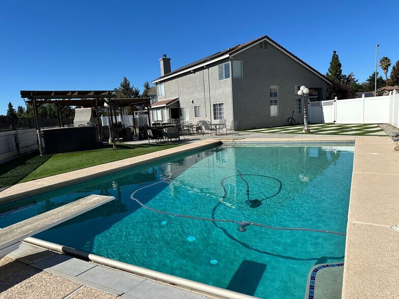 Building Photo - 14825 Harbor Ct