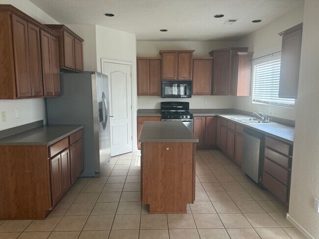 Building Photo - 3601 Oasis Springs Rd NE