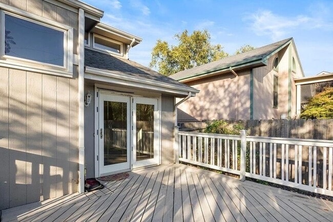 Building Photo - Exceptional Millard School District Home For Rent