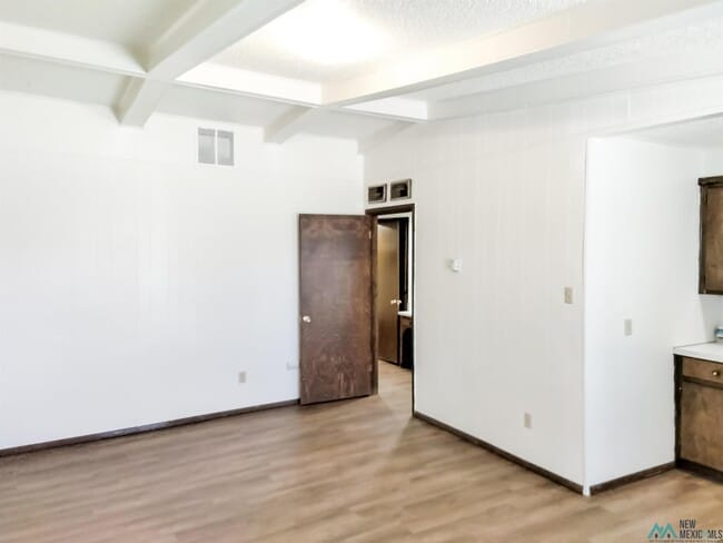 Building Photo - 1515 1 W 18th St