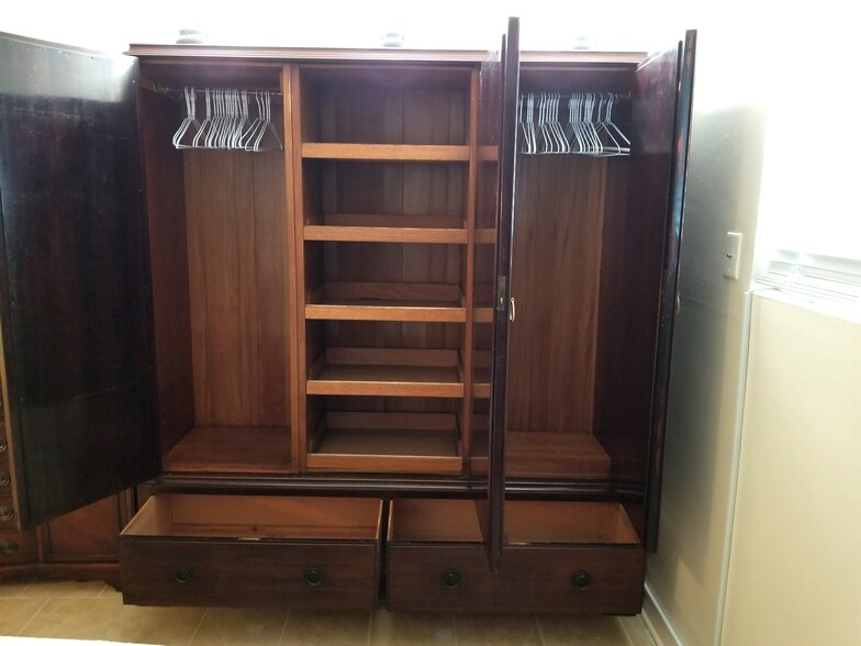 Storage - 2840 Colonial Ave SW