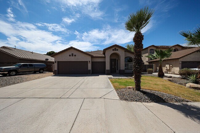 Building Photo - Charming 4BD, 2BA home in Chandler!