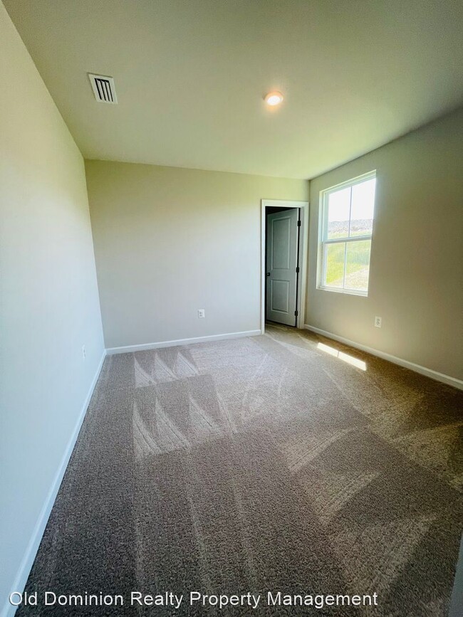 Building Photo - 4 br, 2.5 bath House - 2185 Tailor Drive
