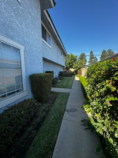 Building Photo - 14439 Rosecrans Ave