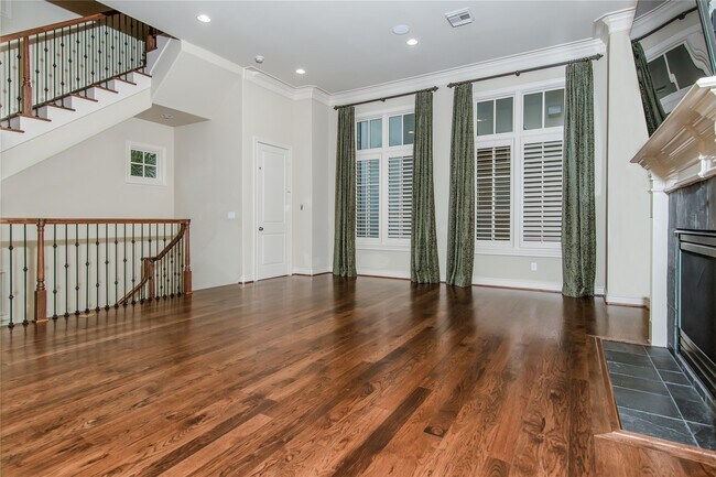 Building Photo - 2419 Brazoria St