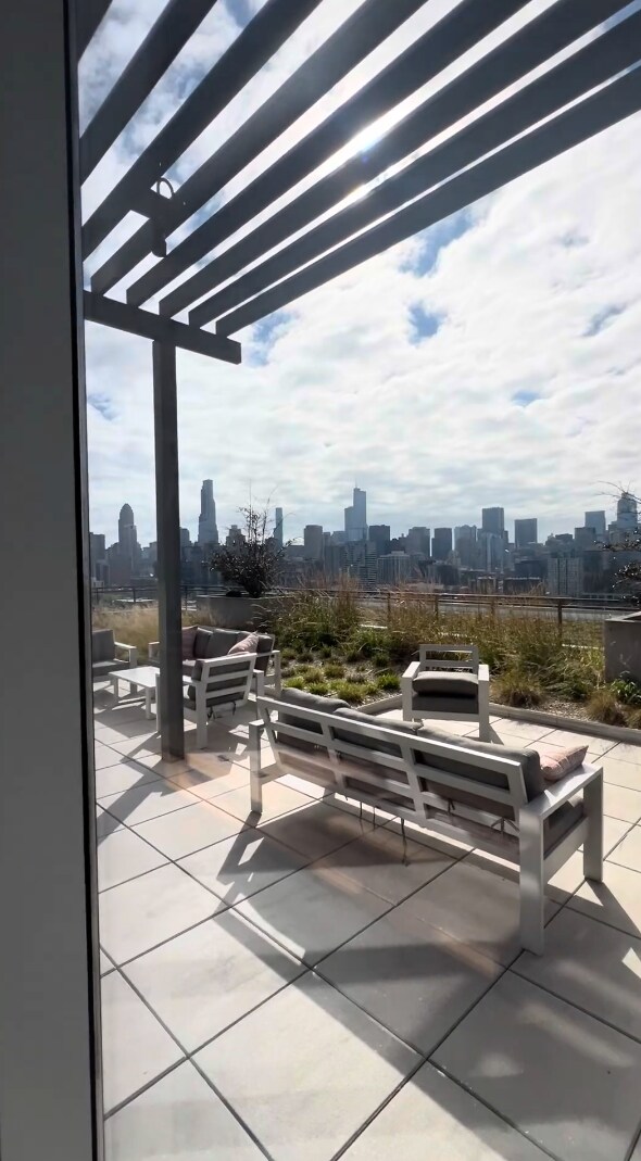 Building Photo - 1158 N Howe St