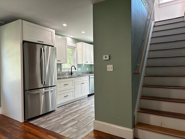 Building Photo - 96 Adams St