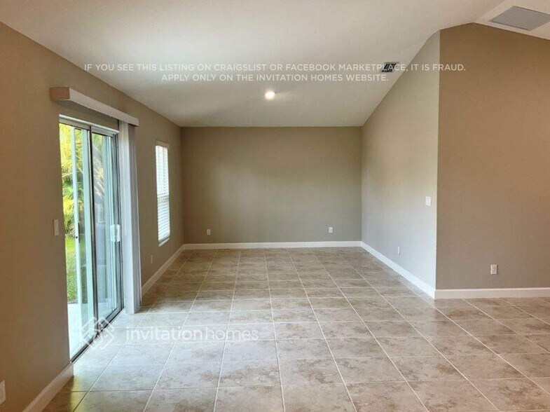 Building Photo - 4666 SW Cacao St