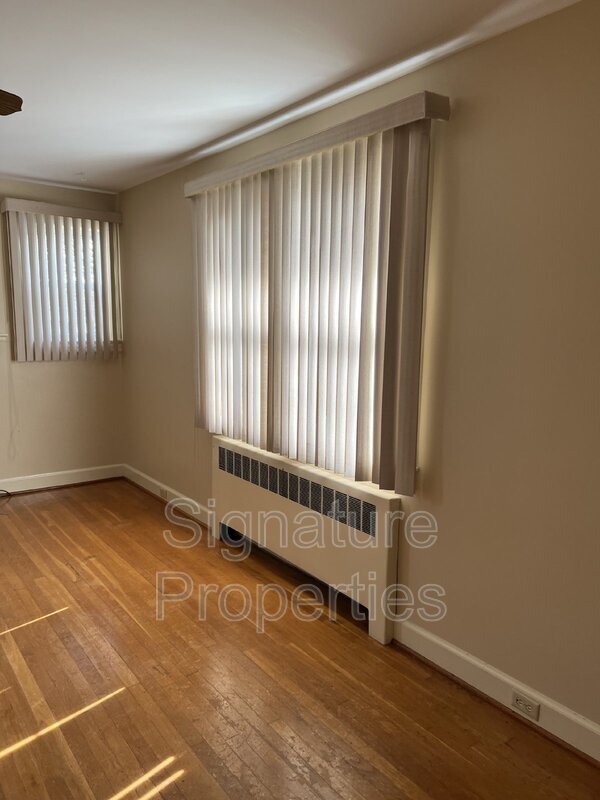 Building Photo - 1306 Oakwood St