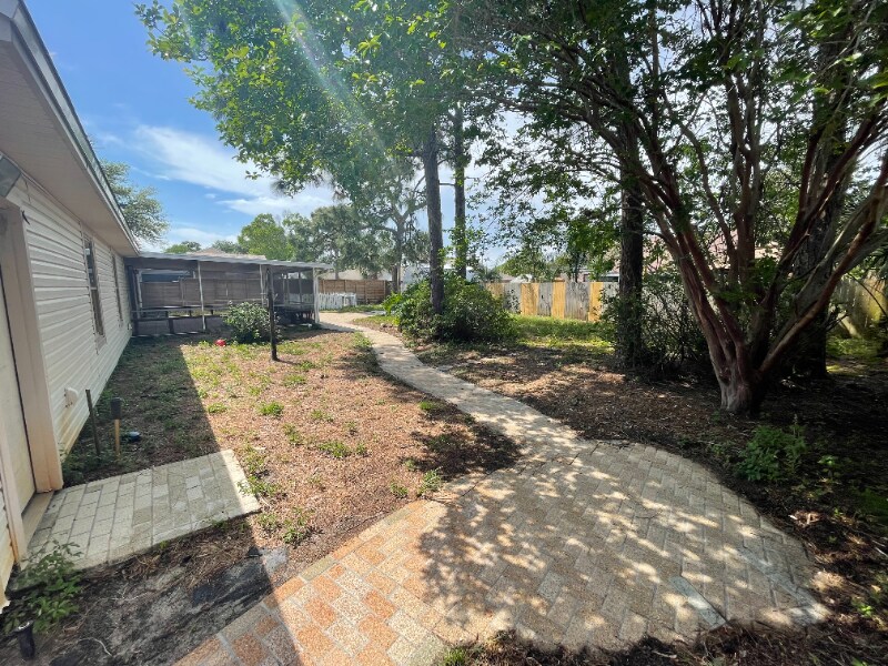 Building Photo - 9408 Octavia Ln