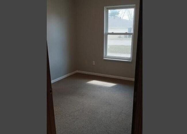 Building Photo - 203 Division St