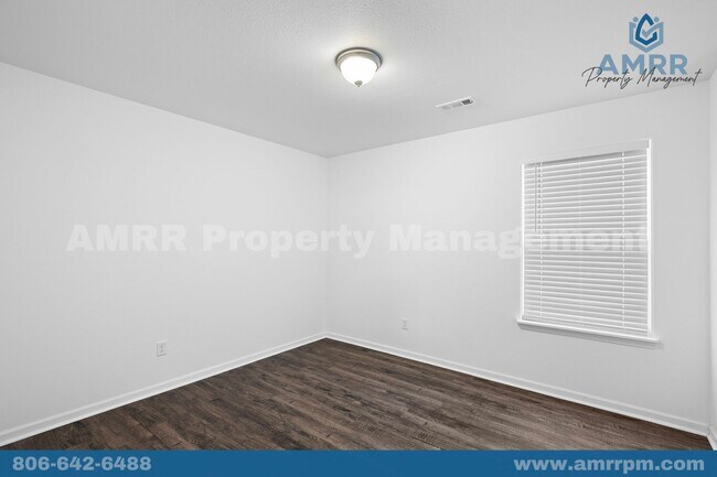 Building Photo - New 3 Bedroom Townhome In Duenweg!