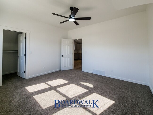 Building Photo - 3396 S 900 E
