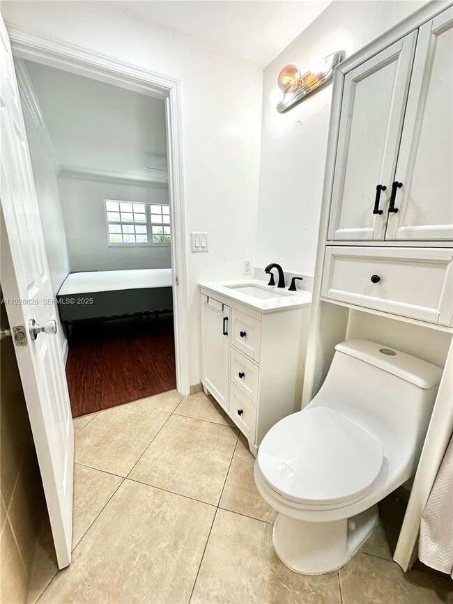 Building Photo - 2301 NE 14th Street Causeway