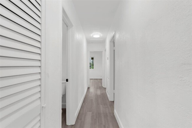 Building Photo - 21530 Glendale Ave