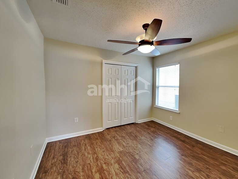 Building Photo - 2643 Creek Ridge Dr