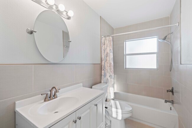 Building Photo - 353 Shirley Ave