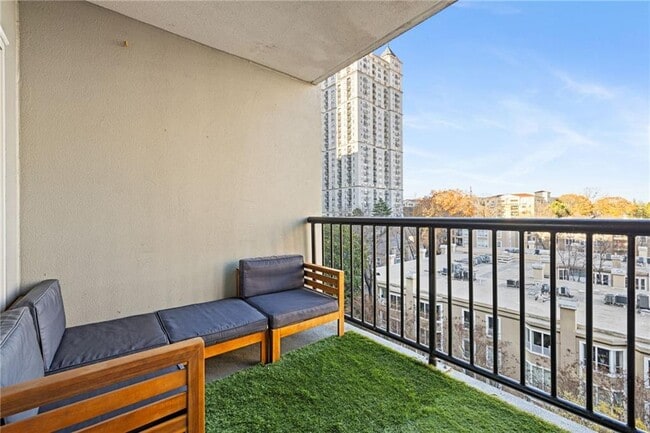 Building Photo - 275 13th St NE